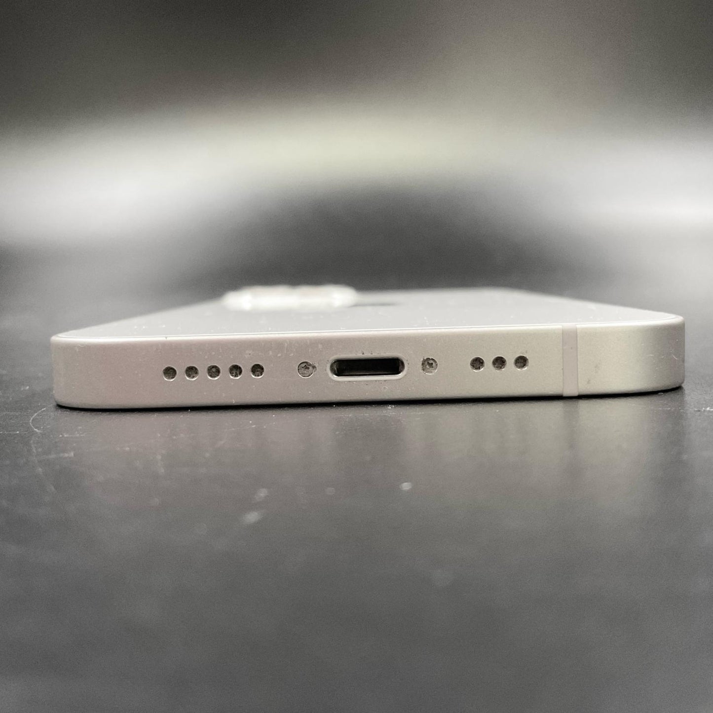 【全額返金保証】【最速発送】Apple iPhone iPhone 13 128GB スターライト au 動作確認済 85%