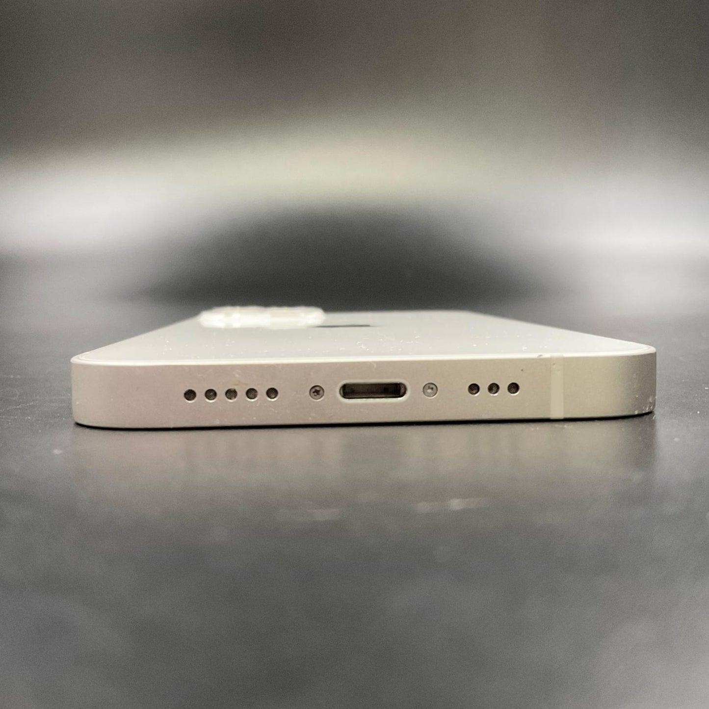 【全額返金保証】【最速発送】Apple iPhone iPhone 13 128GB スターライト au 動作確認済 93%