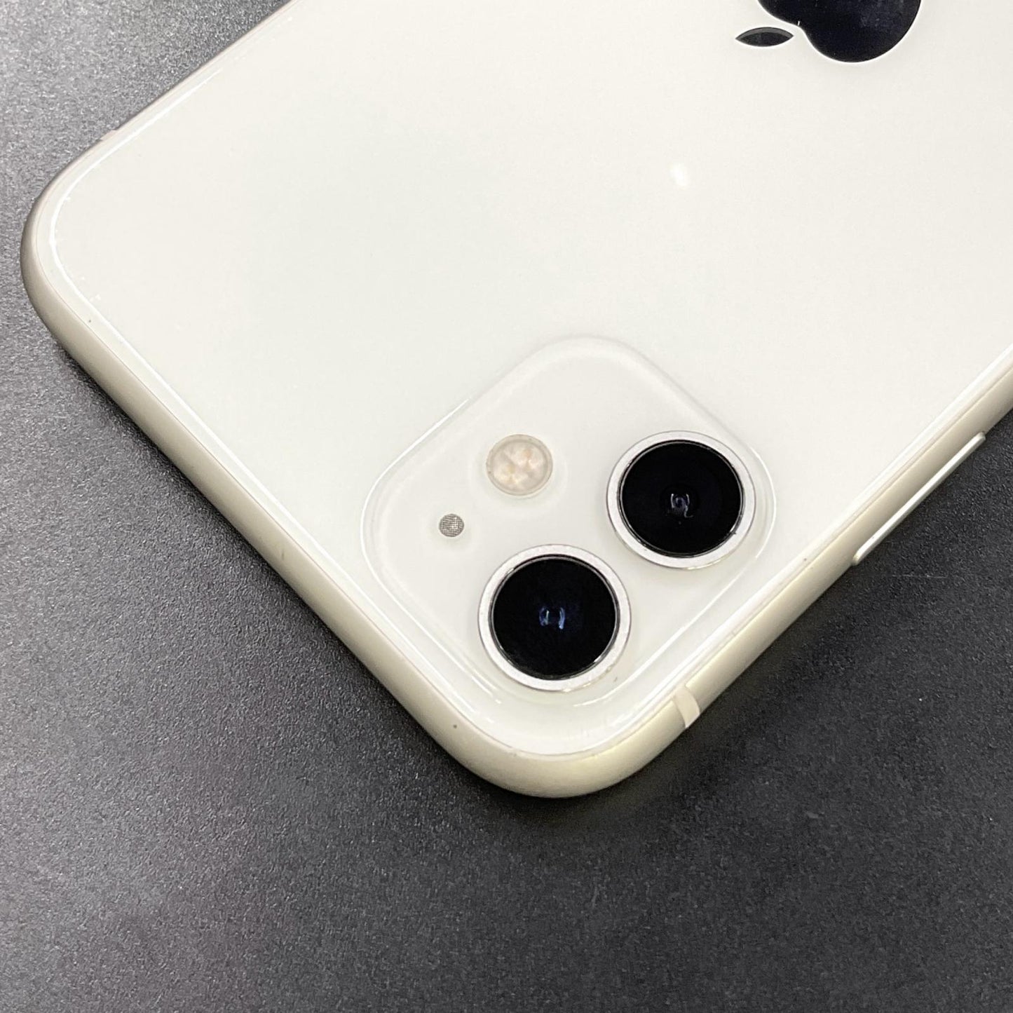 【最速発送】Apple iPhone iPhone 11 64GB ホワイト【難有】 81%