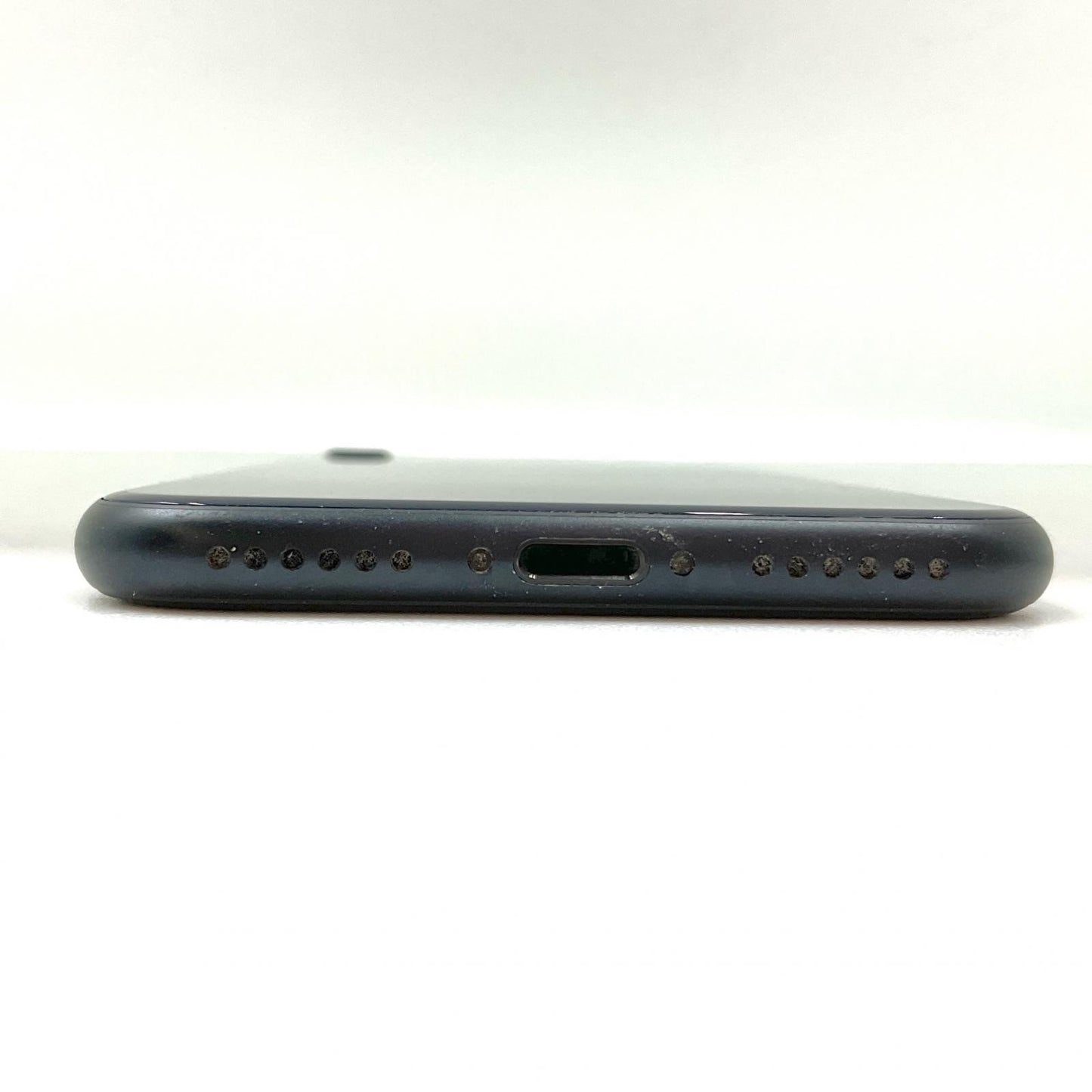 【全額返金保証】【最速発送】Apple iPhone iPhone SE（第3世代） 64GB ミッドナイト au 白ロム 動作確認済 84%
