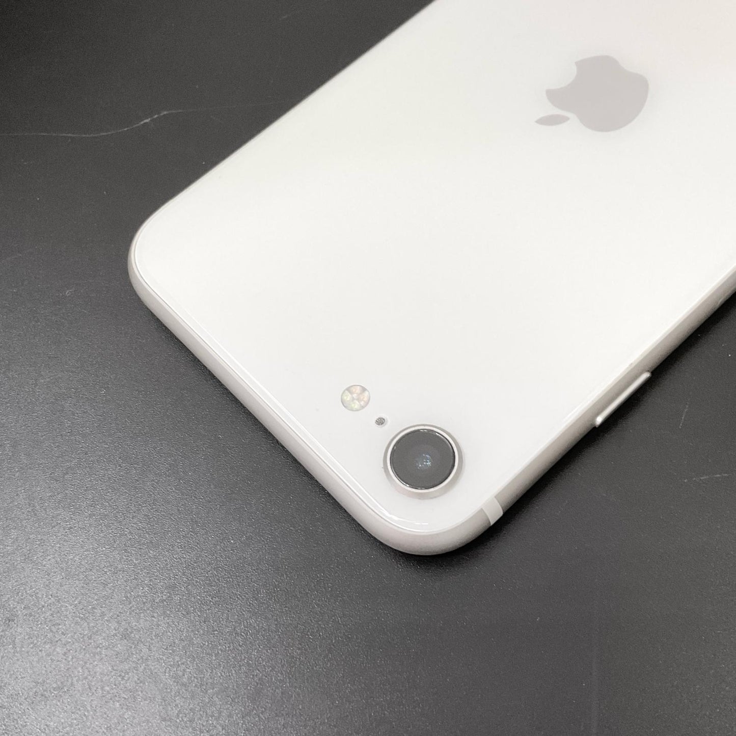 【全額返金保証】【最速発送】Apple iPhone iPhone SE（第3世代） 64GB スターライト Softbank 動作確認済 82%