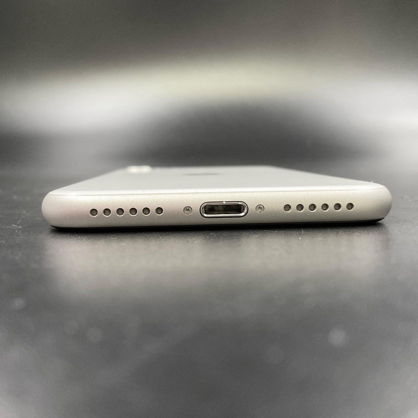 【全額返金保証】【最速発送】Apple iPhone iPhone SE（第3世代） 64GB スターライト Softbank 動作確認済 82%