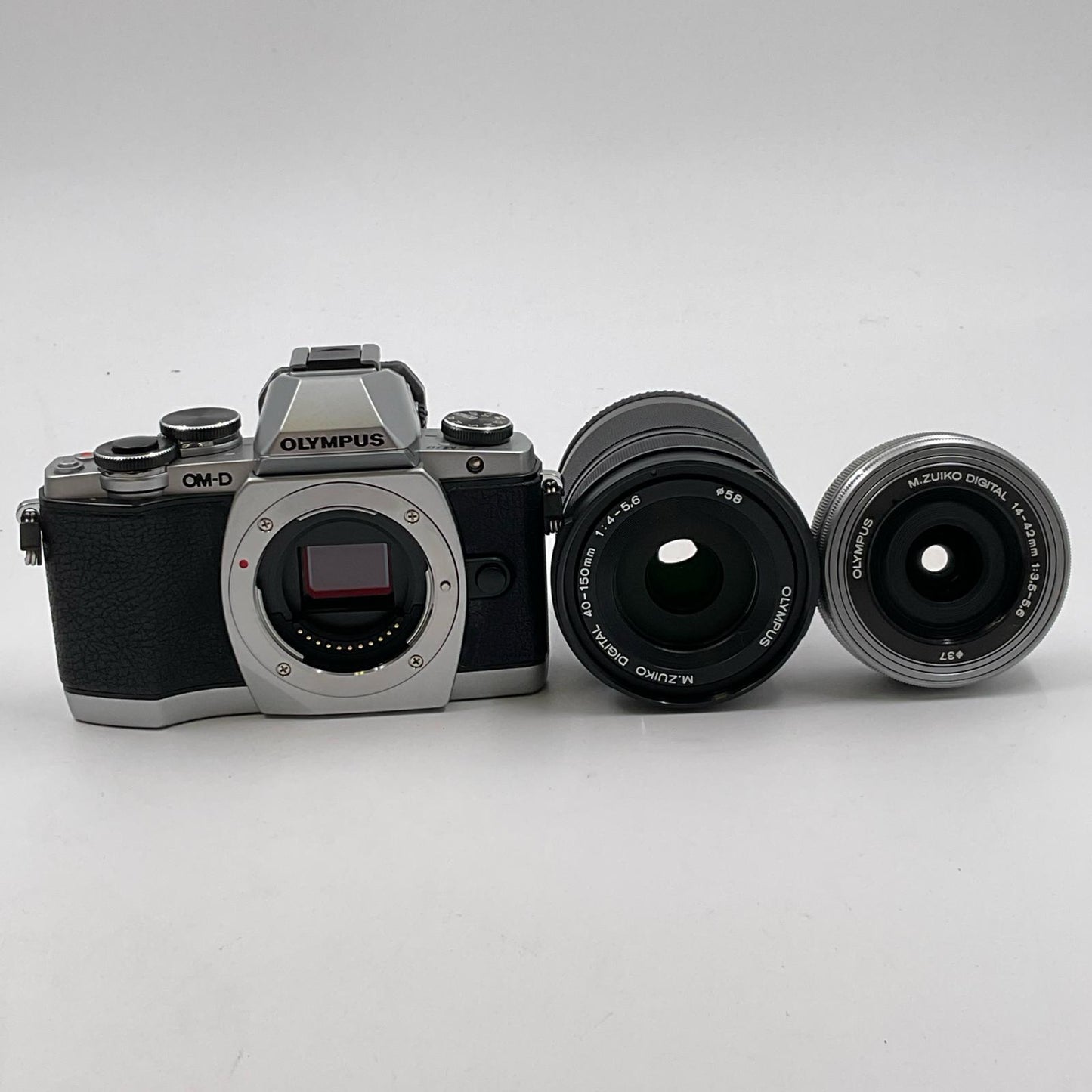 【全額返金保証】【最速発送】OLYMPUS デジタル一眼 OM-D E-M10 14-42mm 40-150mm ダブルズームキット シルバー 動作確認済