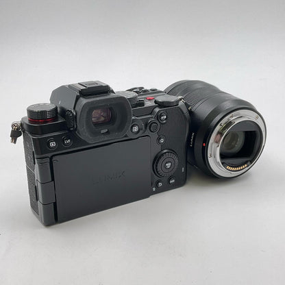 【全額返金保証】【最速発送】Panasonic デジタル一眼 LUMIX DC-S5K 標準ズームKレンズキット ブラック 美品 動作確認済