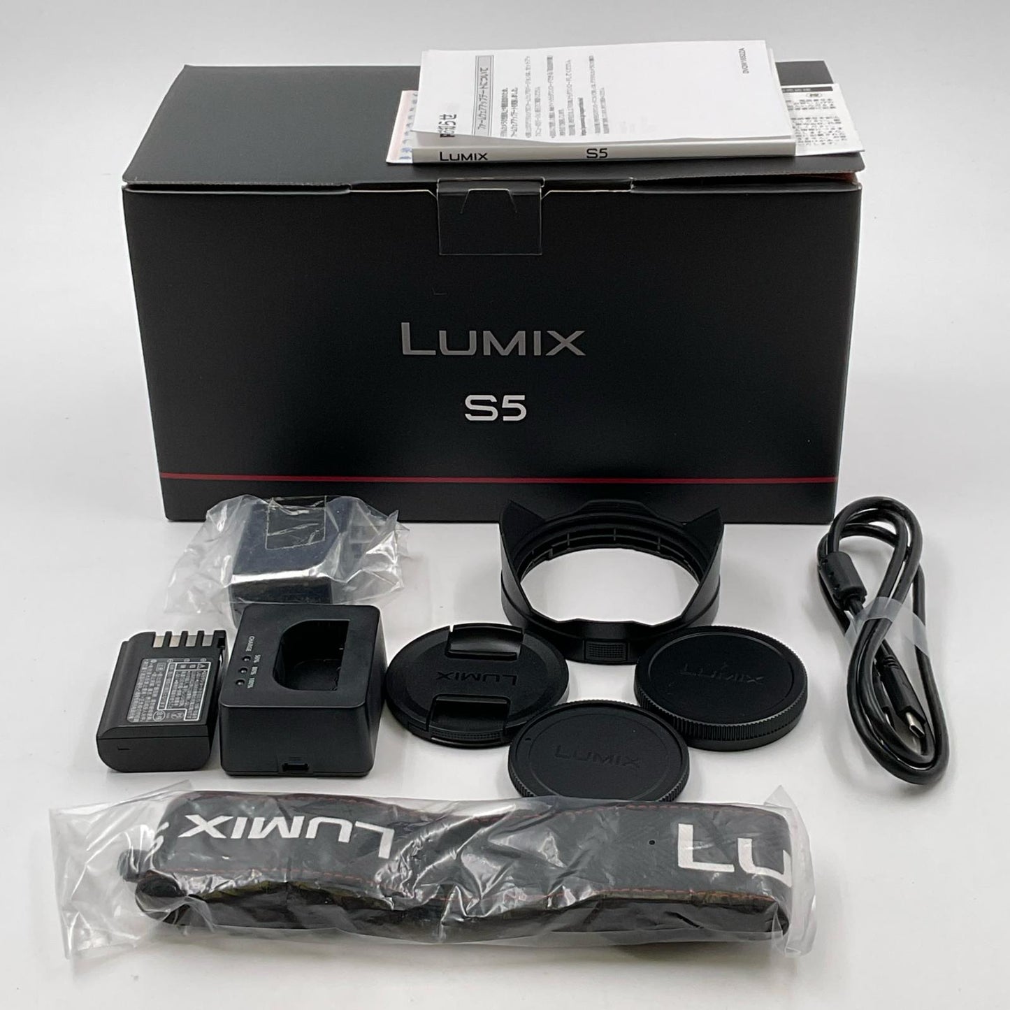 【全額返金保証】【最速発送】Panasonic デジタル一眼 LUMIX DC-S5K 標準ズームKレンズキット ブラック 美品 動作確認済
