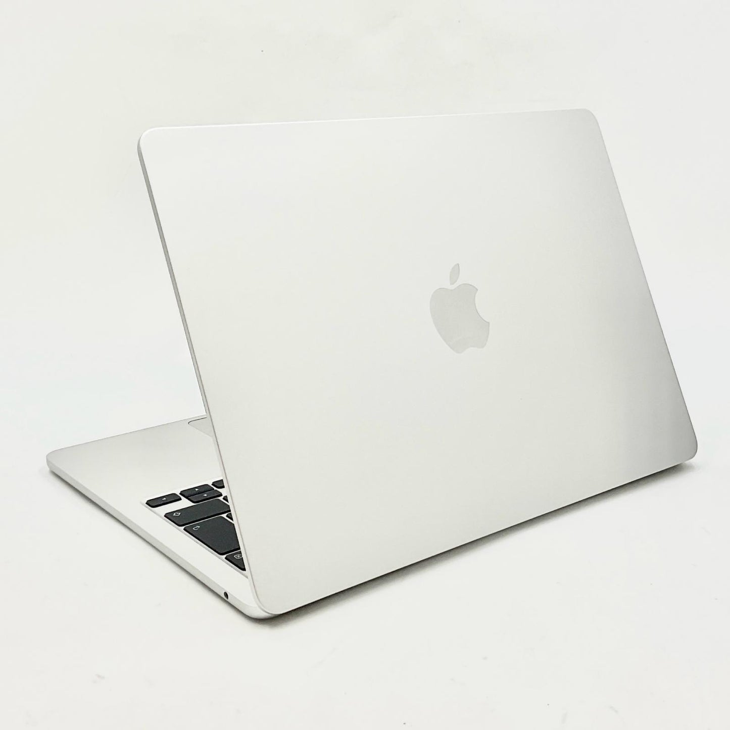 【全額返金保証】【最速発送】Apple MacBook Air 13インチ 2024 Apple M3 16GB SSD 256GB シルバー 100% 美品 動作確認済
