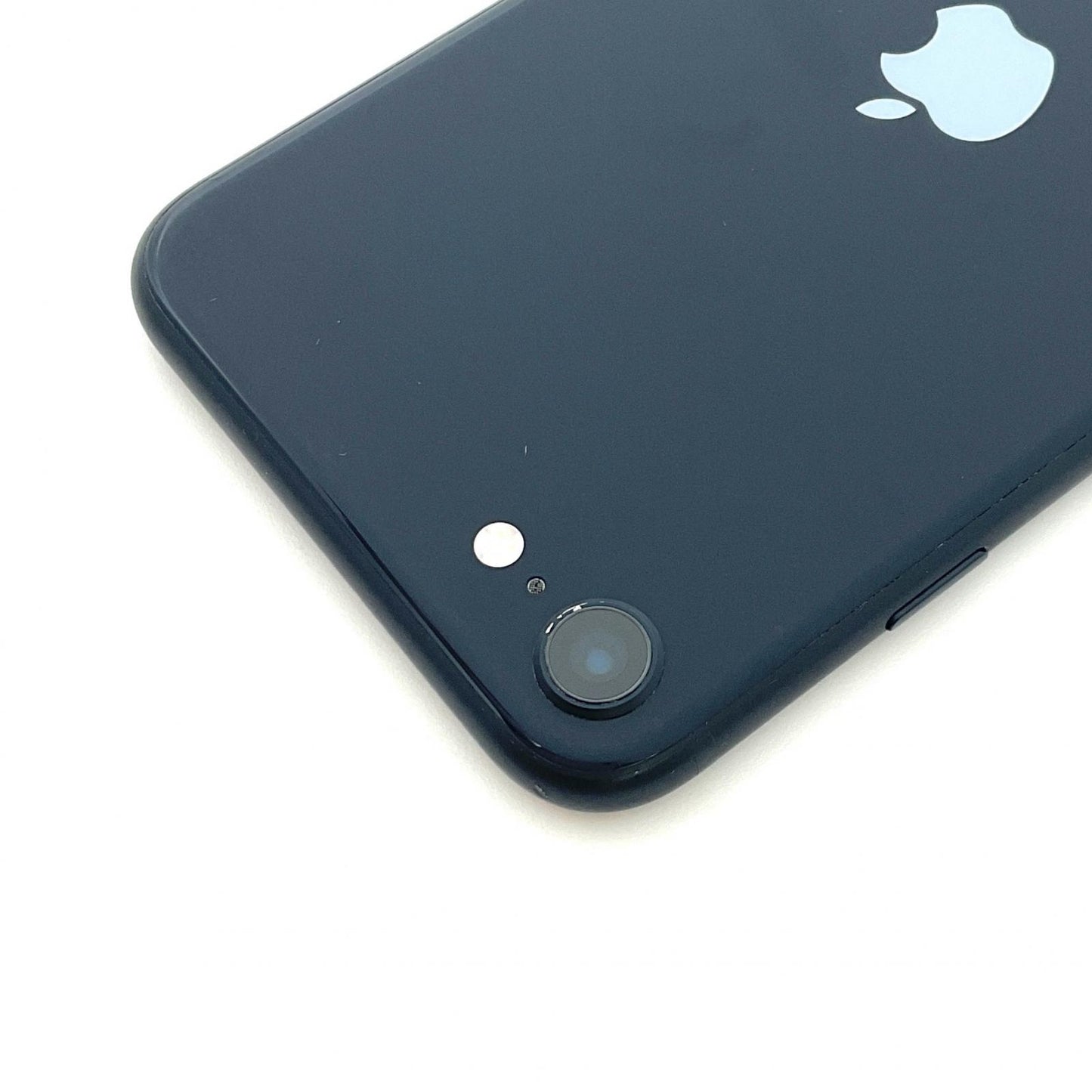【全額返金保証】【最速発送】Apple iPhone iPhone SE（第3世代） 64GB ミッドナイト docomo 白ロム 動作確認済 83%