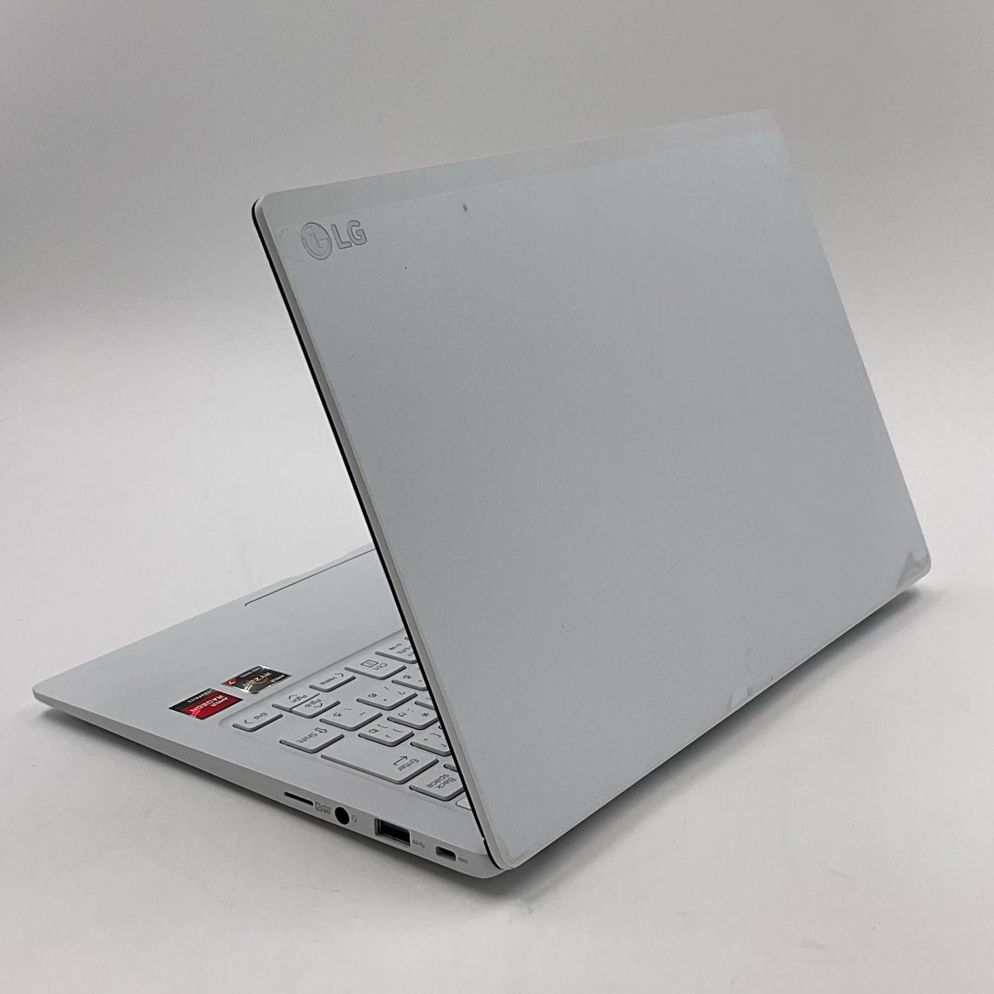【全額返金保証】【最速発送】LG LG UltraPC 13U70Q-GA74J AMD Ryzen 7 5700U 16GB M.2 SSD 512GB 85.5% 動作確認済