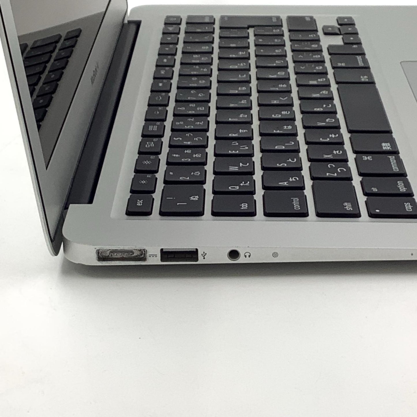 【最速発送】Apple MacBook Air 13.3インチ 2013 1.8GHz デュアルコア Intel Core i5 4GB SSD 128GB シルバー 69.3%【難有】