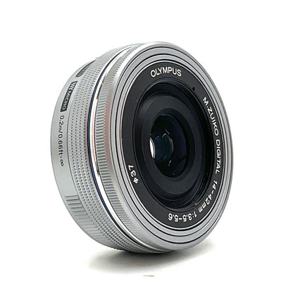 【全額返金保証】【最速発送】OLYMPUS M.ZUIKO DIGITAL ED 14-42mm F3.5-5.6 EZ [シルバー] 美品 動作確認済