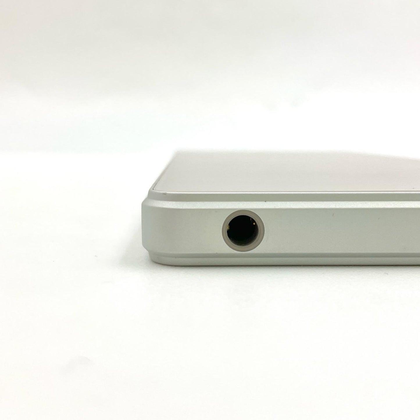 【全額返金保証】【最速発送】Sony Xperia 5 V  256GB プラチナシルバー SIMフリー XQ-DE44 美品 動作確認済