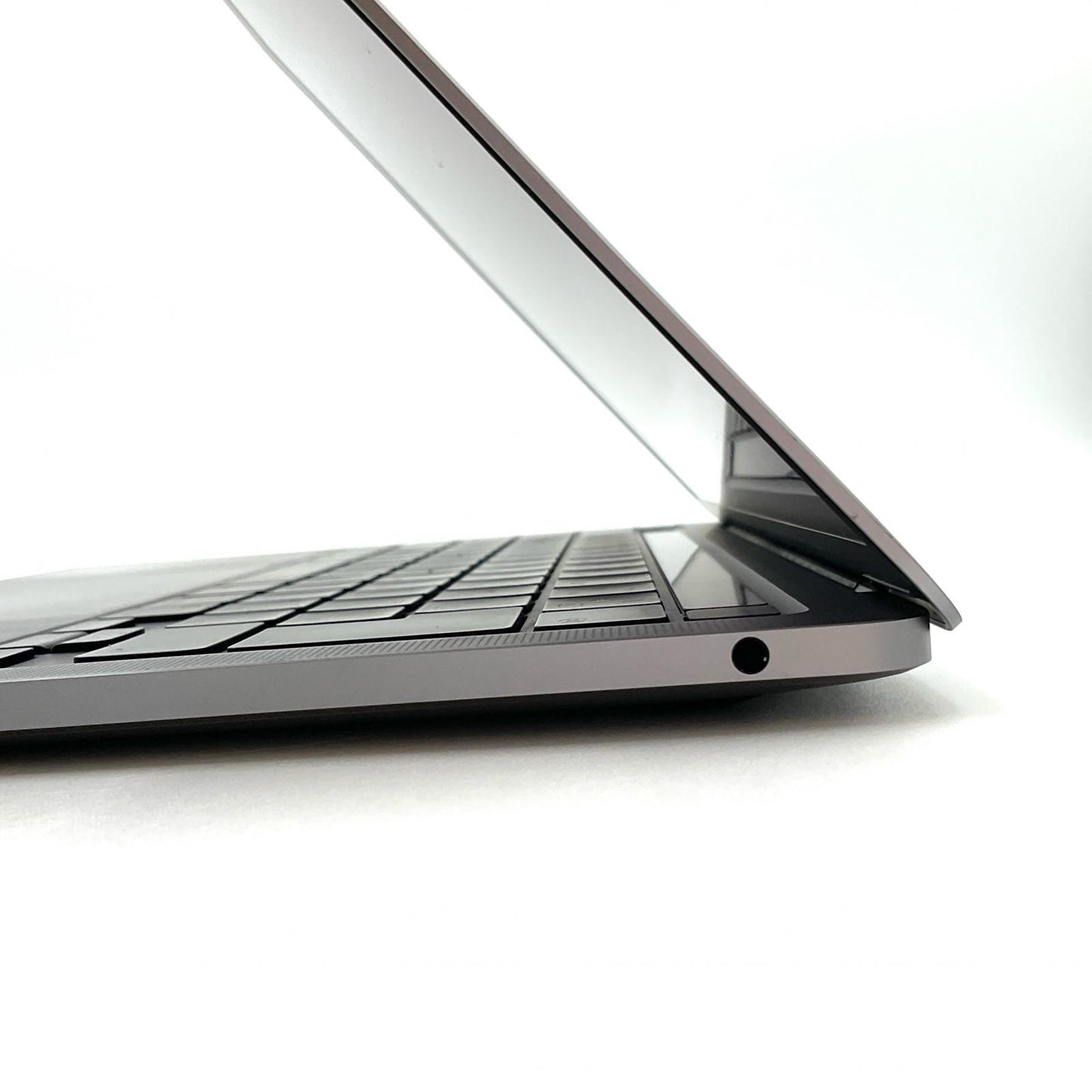 【全額返金保証】【最速発送】Apple MacBook Pro 13.3インチ 2020 M1 8コア 8GB SSD 256GB スペースグレイ 89% 動作確認済