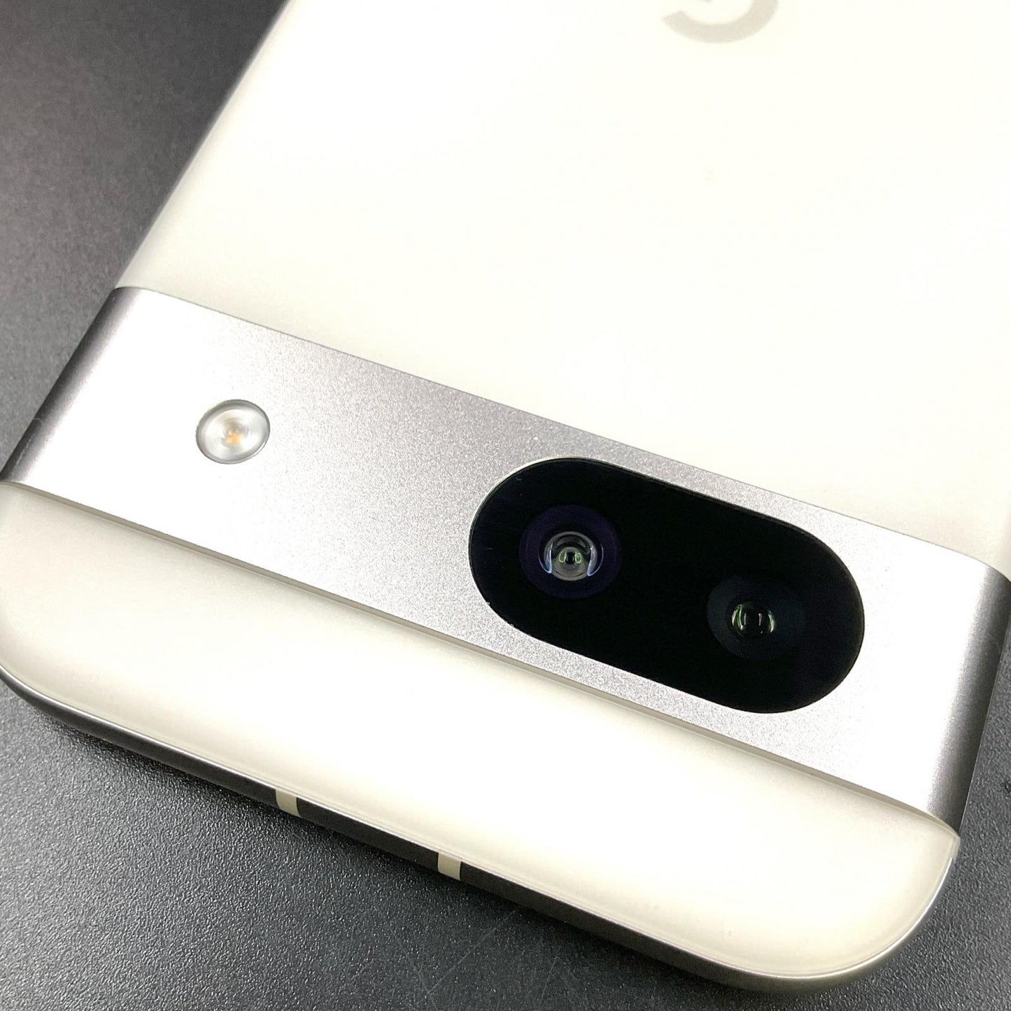 【全額返金保証】【最速発送】Google Pixel 8a 128GB Porcelain docomo SIMフリー 白ロム 動作確認済