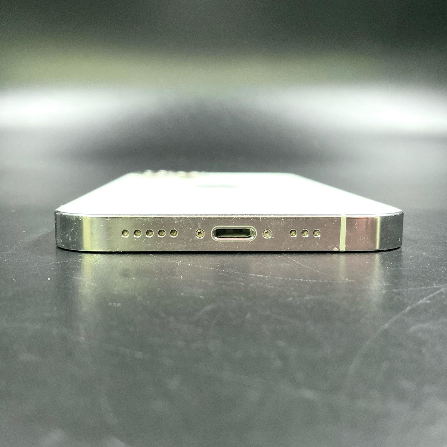 【全額返金保証】【最速発送】Apple iPhone iPhone 12 Pro 128GB シルバー docomo 白ロム 動作確認済 80%