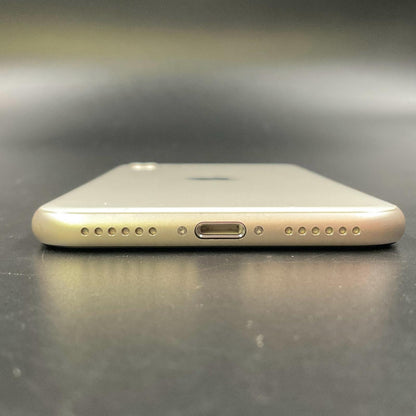【全額返金保証】【最速発送】Apple iPhone iPhone SE（第3世代） 64GB スターライト docomo 白ロム 超美品 動作確認済 97%