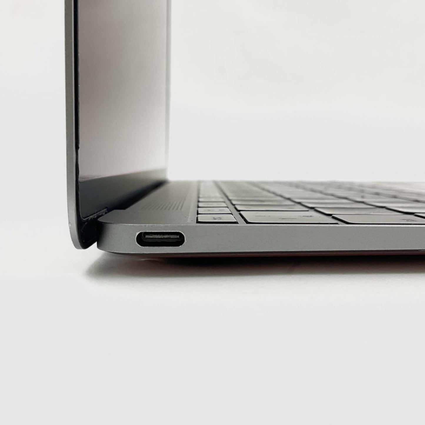 【全額返金保証】【最速発送】Apple MacBook 12インチ 2016 1.1GHz Intel Core m3 8GB SSD 256GB スペースグレイ 80.9% 動作確認済