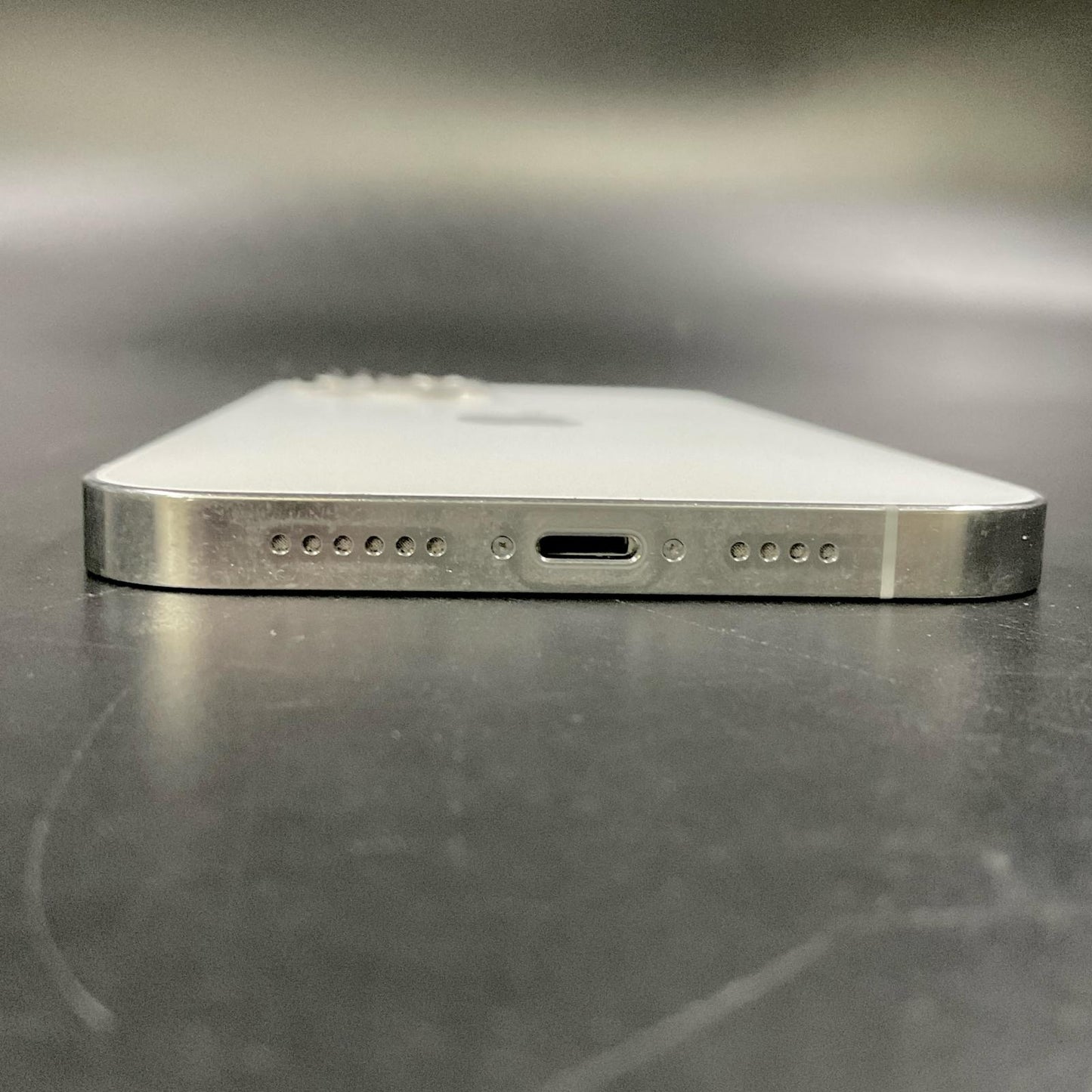 【全額返金保証】【最速発送】Apple iPhone iPhone 12 Pro Max 128GB シルバー au 動作確認済 75%