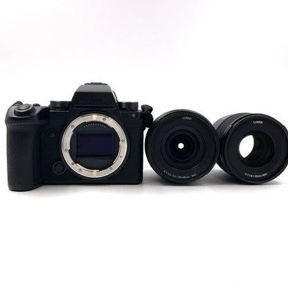 【全額返金保証】【最速発送】Panasonic デジタル一眼 LUMIX DC-S5M2XW ダブルレンズキット ブラック 動作確認済
