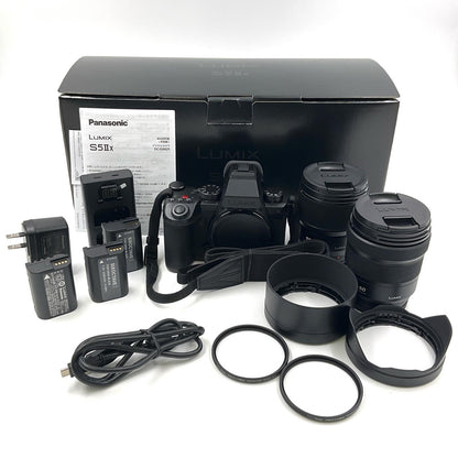 【全額返金保証】【最速発送】Panasonic デジタル一眼 LUMIX DC-S5M2XW ダブルレンズキット ブラック 動作確認済