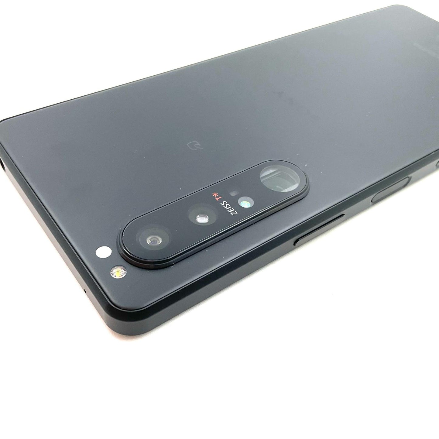 【全額返金保証】【最速発送】Sony Xperia Xperia 1 III 256GB フロストブラック docomo SO-51B 白ロム 超美品 動作確認済