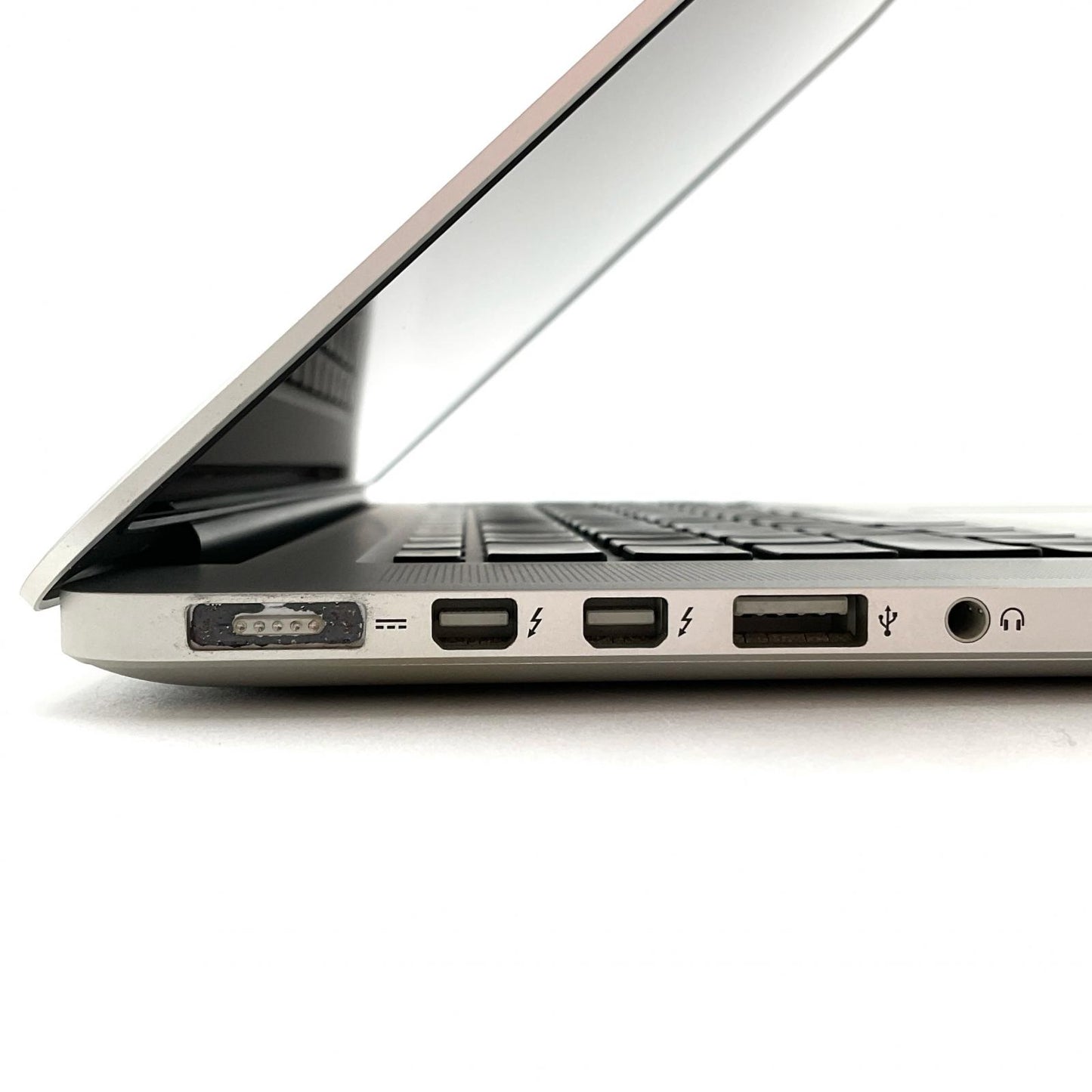 【全額返金保証】【最速発送】Apple MacBook Pro 15インチ 2012 intel core i7 8GB SSD 256GB シルバー 81.6% 動作確認済