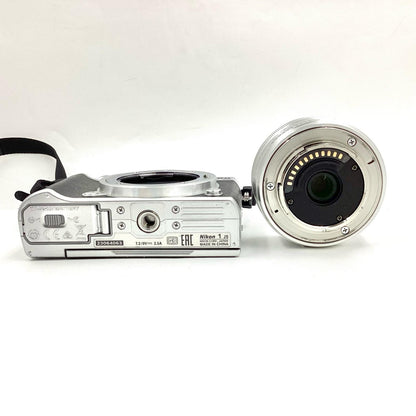【全額返金保証】【最速発送】Nikon デジタル一眼 Nikon 1 J5 標準パワーズームレンズキット シルバー 動作確認済
