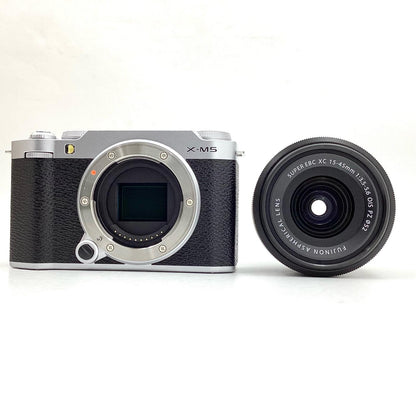 【全額返金保証】【最速発送】FUJIFILM デジタル一眼 X-M5 レンズキット [シルバー] 美品 動作確認済