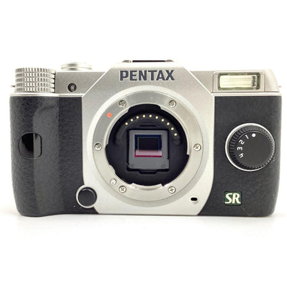 【全額返金保証】【最速発送】PENTAX デジタル一眼 Q7 ボディ [シルバー] シルバー 動作確認済