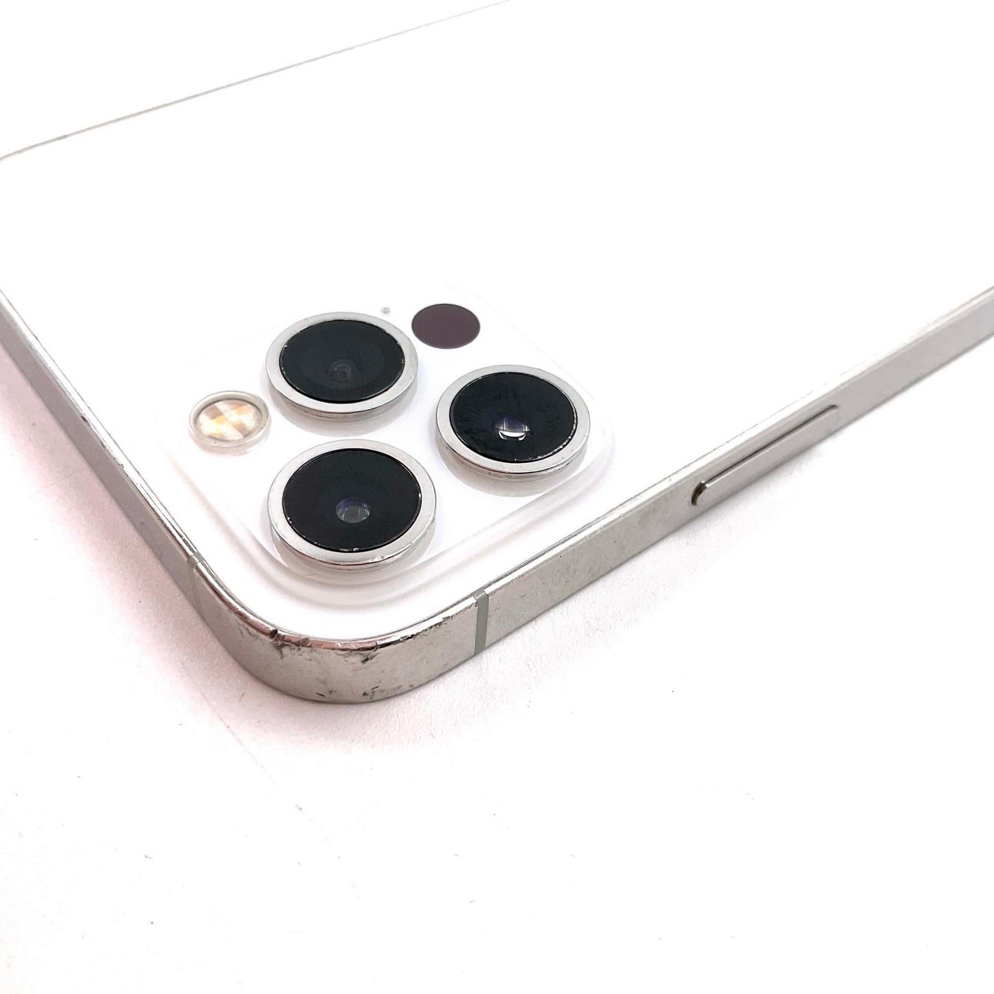【最速発送】Apple iPhone iPhone 12 Pro 256GB シルバー docomo 白ロム【難有】 84%