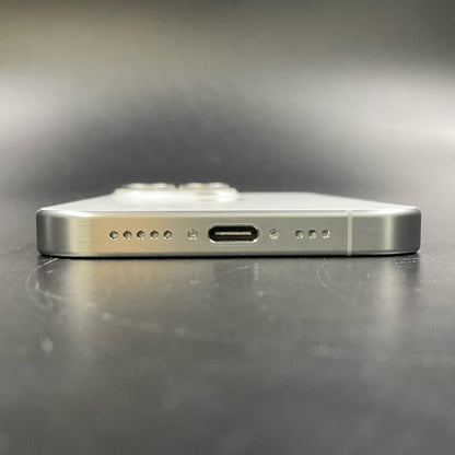 【全額返金保証】【最速発送】Apple iPhone iPhone 15 Pro 256GB ホワイトチタニウム au 動作確認済 87%