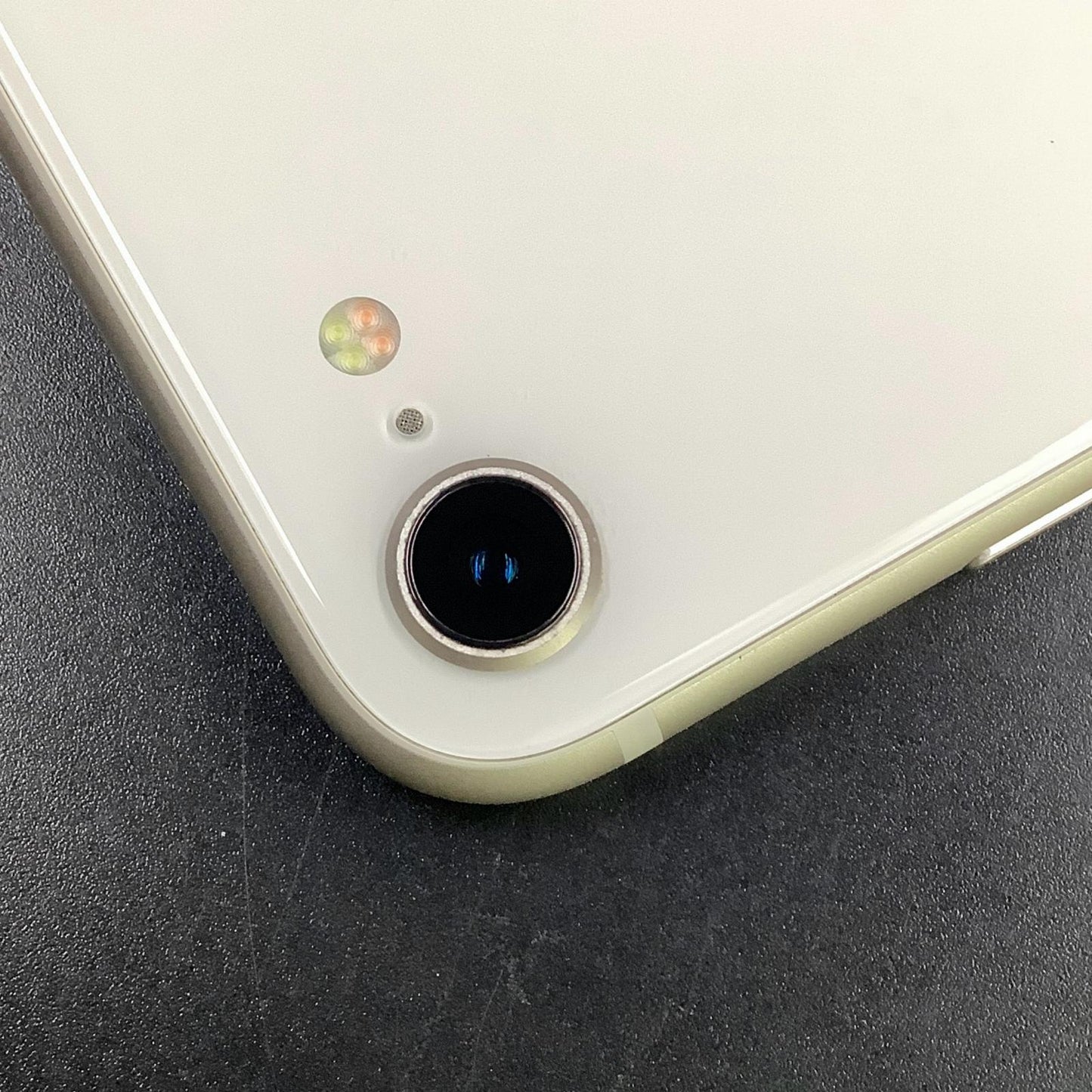 【全額返金保証】【最速発送】Apple iPhone iPhone SE（第3世代） 64GB スターライト Softbank 動作確認済 82%