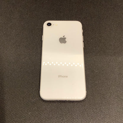 【全額返金保証】【最速発送】Apple iPhone iPhone 8 64GB ホワイト docomo 白ロム 動作確認済 81%