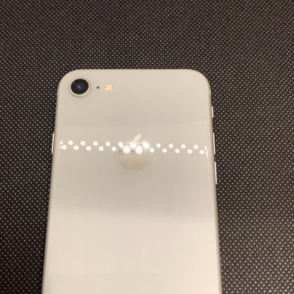 【全額返金保証】【最速発送】Apple iPhone iPhone 8 64GB ホワイト docomo 白ロム 動作確認済 81%