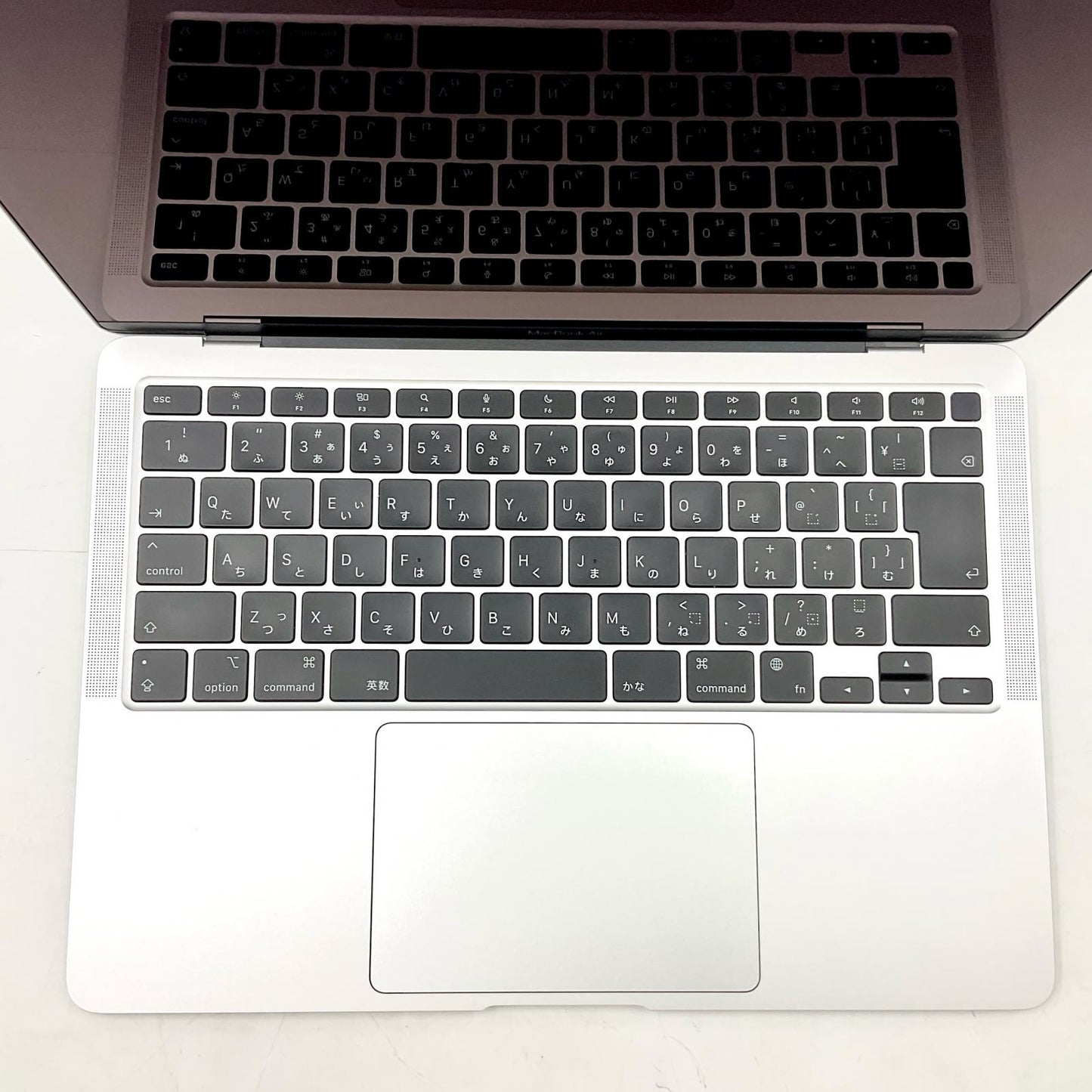 【全額返金保証】【最速発送】Apple MacBook Air 13.3インチ 2020 Apple M1 8GB SSD 256GB シルバー 83% 動作確認済