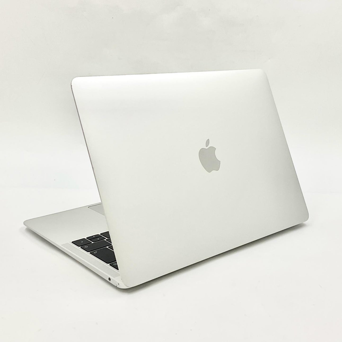 【全額返金保証】【最速発送】Apple MacBook Air 13インチ 2019 Intel Core i5 8GB SSD 128GB シルバー 94.8% 動作確認済