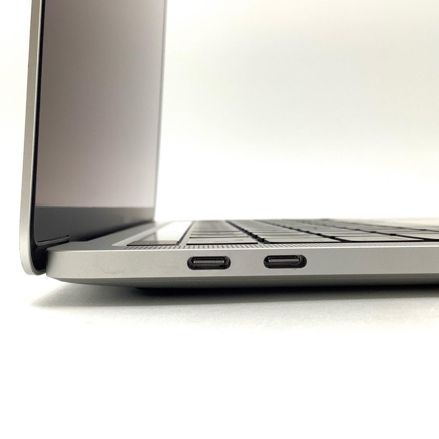【全額返金保証】【最速発送】Apple MacBook Pro 13インチ 2020 Apple M1 16GB SSD 256GB シルバー 90% 動作確認済