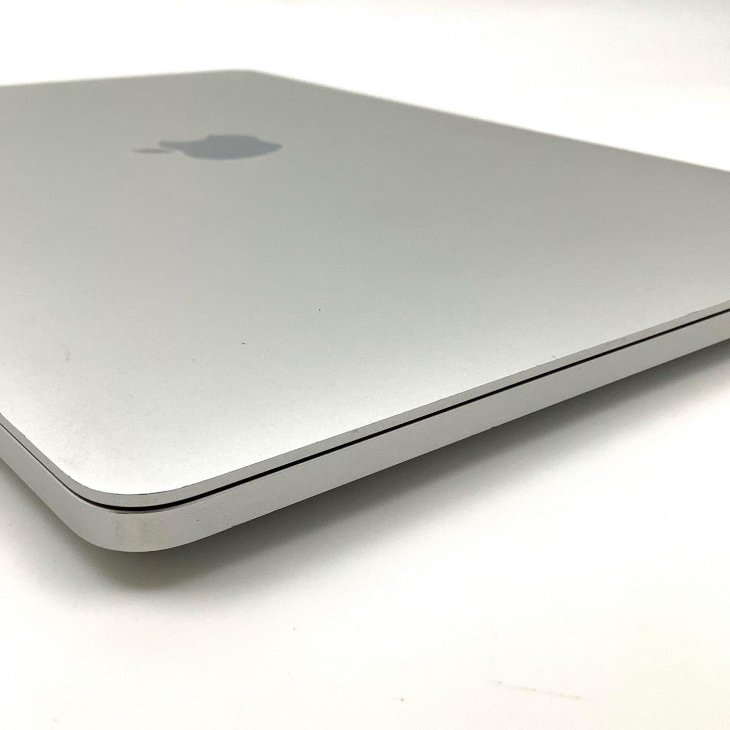 【全額返金保証】【最速発送】Apple MacBook Pro 13インチ 2020 Apple M1 16GB SSD 256GB シルバー 90% 動作確認済