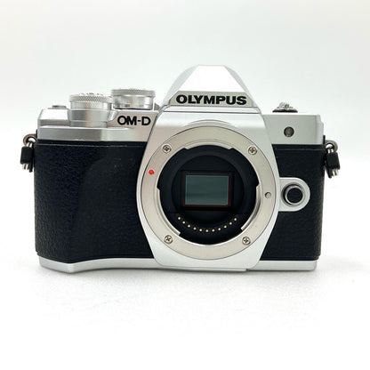 【全額返金保証】【最速発送】OLYMPUS デジタル一眼 E-M10 Mark III ボディ シルバー 動作確認済
