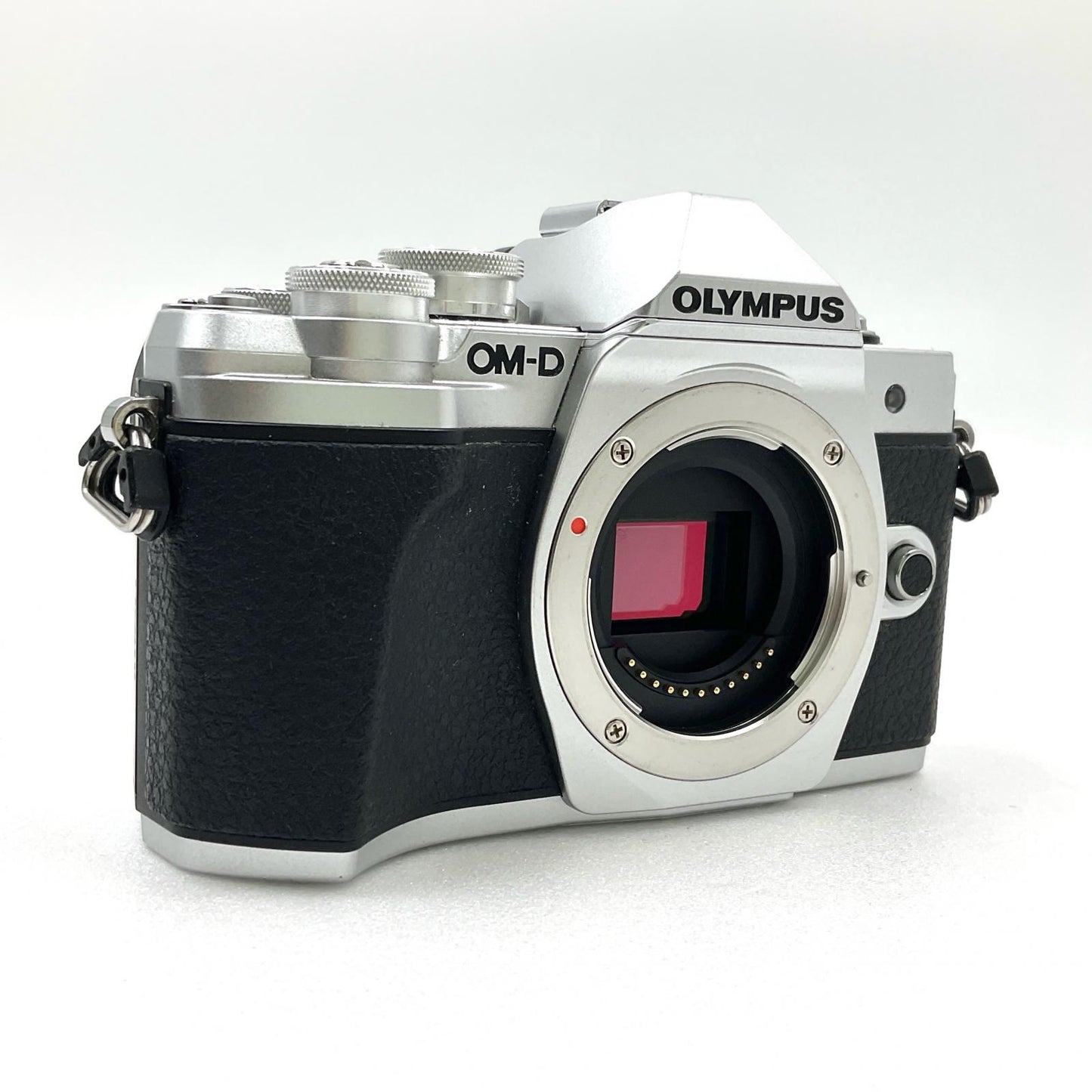 【全額返金保証】【最速発送】OLYMPUS デジタル一眼 E-M10 Mark III ボディ シルバー 動作確認済