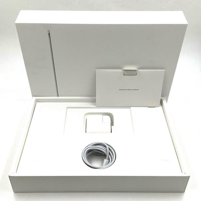 【全額返金保証】【最速発送】Apple MacBook Air 13.6インチ 2022 Apple M2 8GB SSD 256GB シルバー 90% 美品 動作確認済