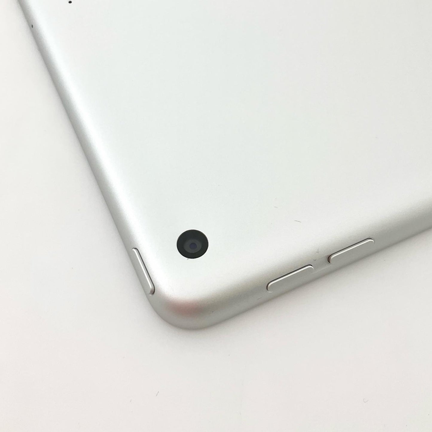 【全額返金保証】【最速発送】Apple iPad iPad 10.2インチ 第9世代 256GB シルバー Wi-Fi 超美品 動作確認済