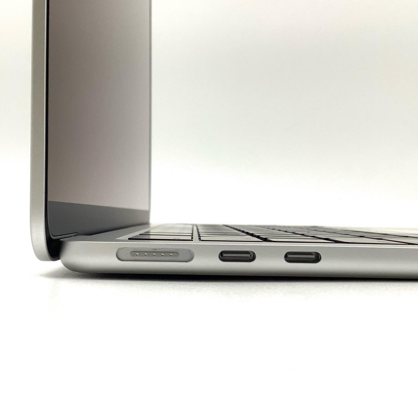 【全額返金保証】【最速発送】Apple MacBook Air 13.6インチ 2022 Apple M2 8GB SSD 256GB シルバー 100% 美品 動作確認済