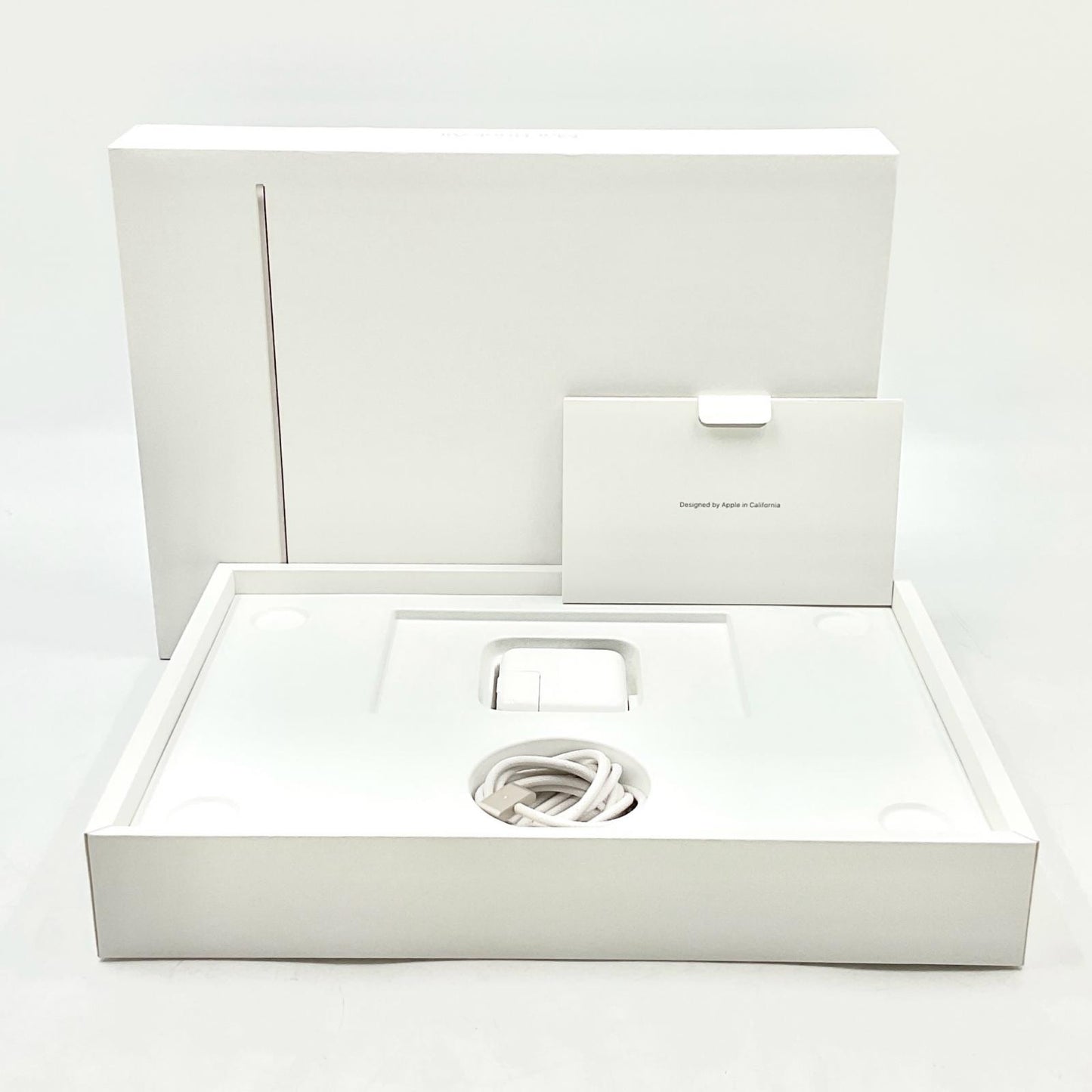 【全額返金保証】【最速発送】Apple MacBook Air 13.6インチ 2022 Apple M2 8GB SSD 256GB スターライト 100% 美品 動作確認済