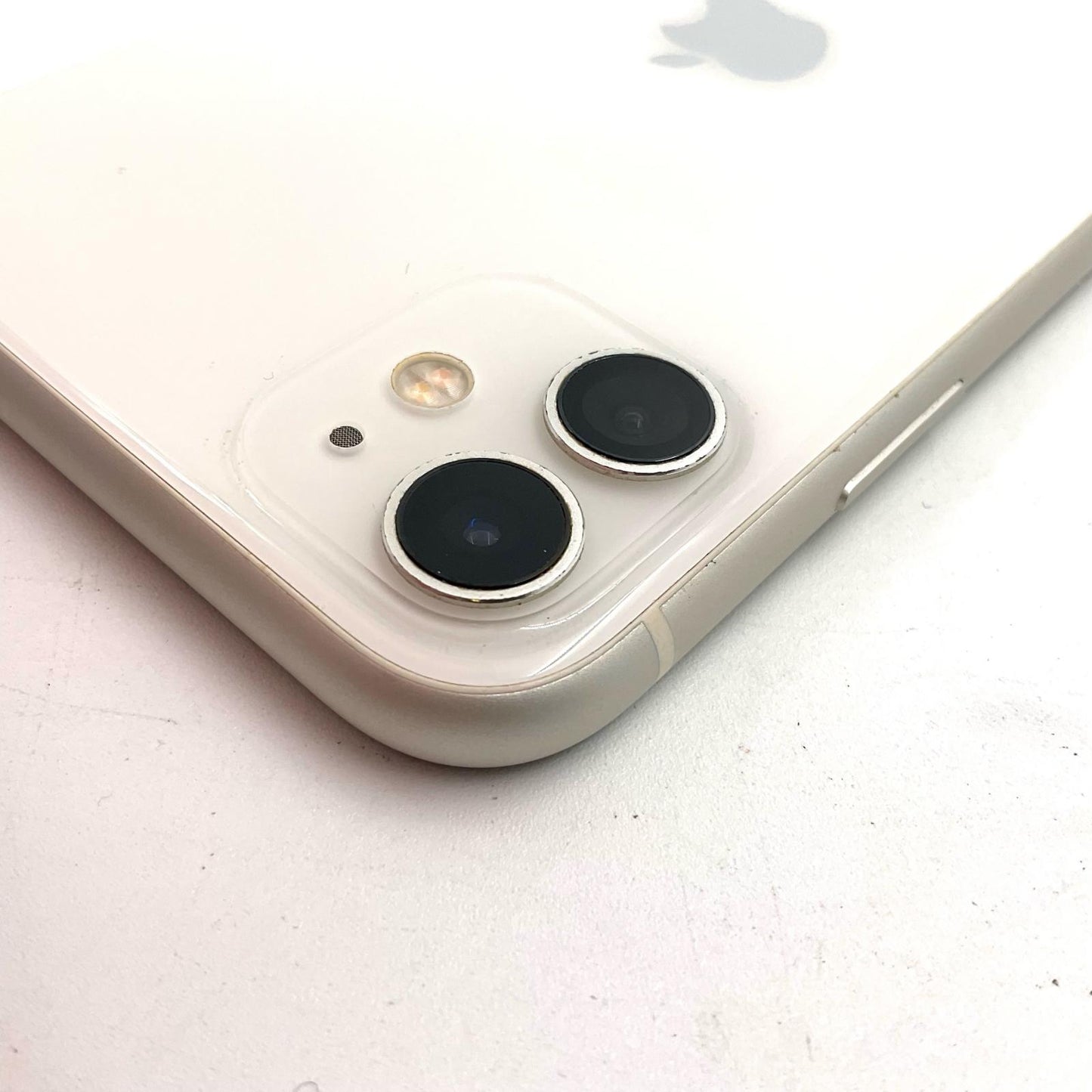 【全額返金保証】【最速発送】Apple iPhone iPhone 11 64GB ホワイト SIMフリー 動作確認済 75%