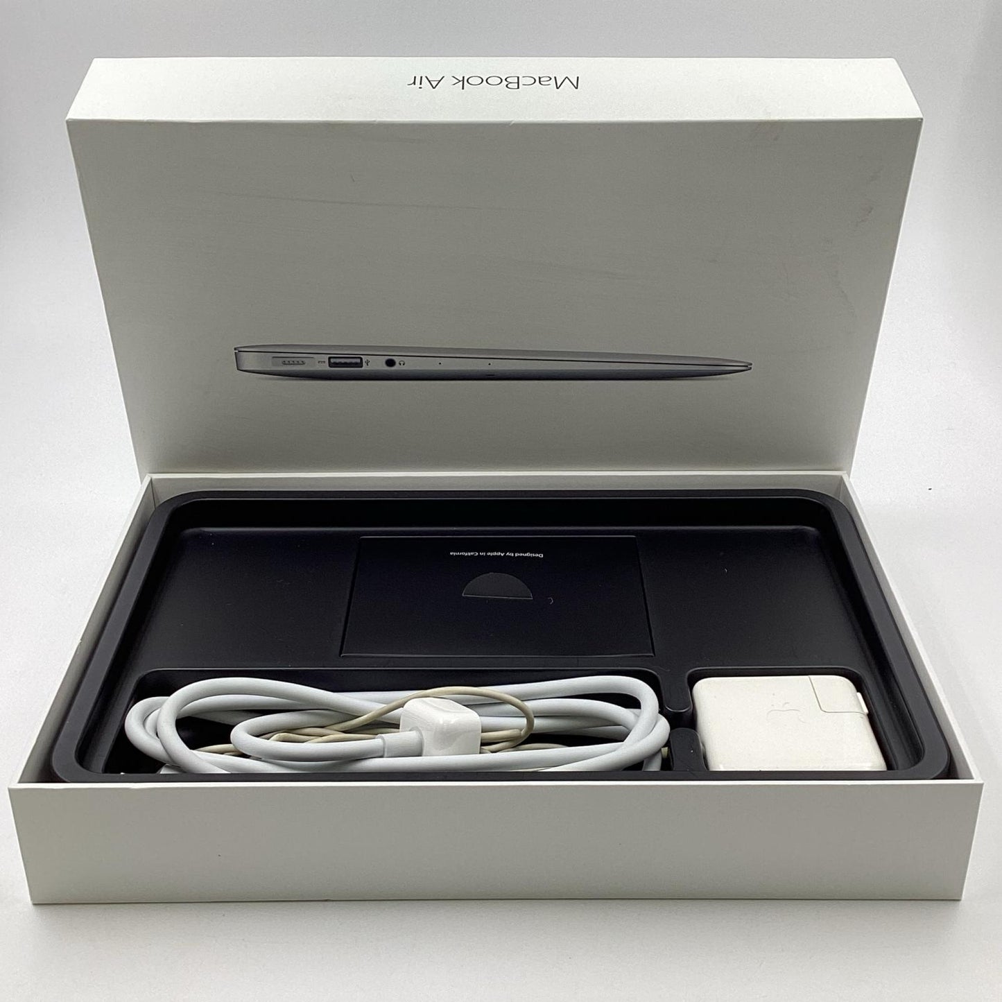 【全額返金保証】【最速発送】Apple MacBook Air 11インチ 2015 1.6GHz デュアルコア Intel Core i5 4GB SSD 128GB シルバー 動作確認済