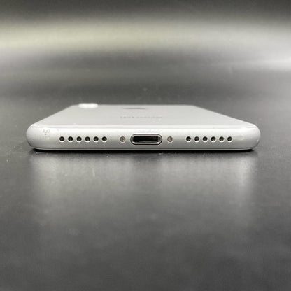 【全額返金保証】【最速発送】Apple iPhone iPhone 8 64GB シルバー docomo 白ロム 動作確認済 86%