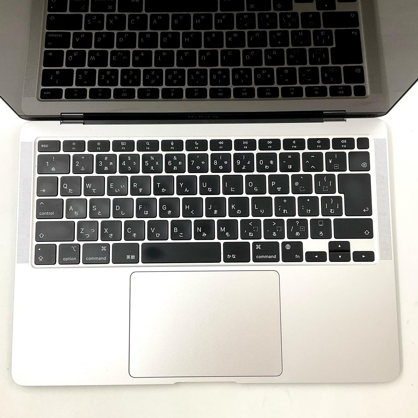 【全額返金保証】【最速発送】Apple MacBook Air 13.3インチ 2020 Apple M1 8GB SSD 256GB シルバー 87% 動作確認済