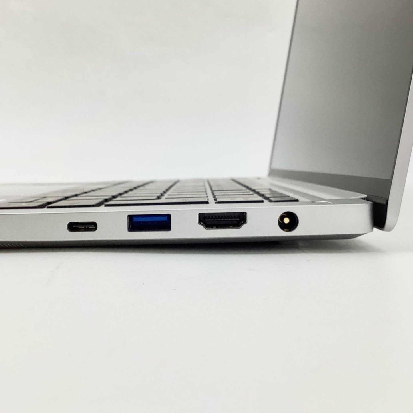 【全額返金保証】【最速発送】MouseComputer DAIV 22074P-ADLASW11-H 12th Gen Intel Core i7-1260P 32GB M.2 SSD 1TB 100% 美品 動作確認済