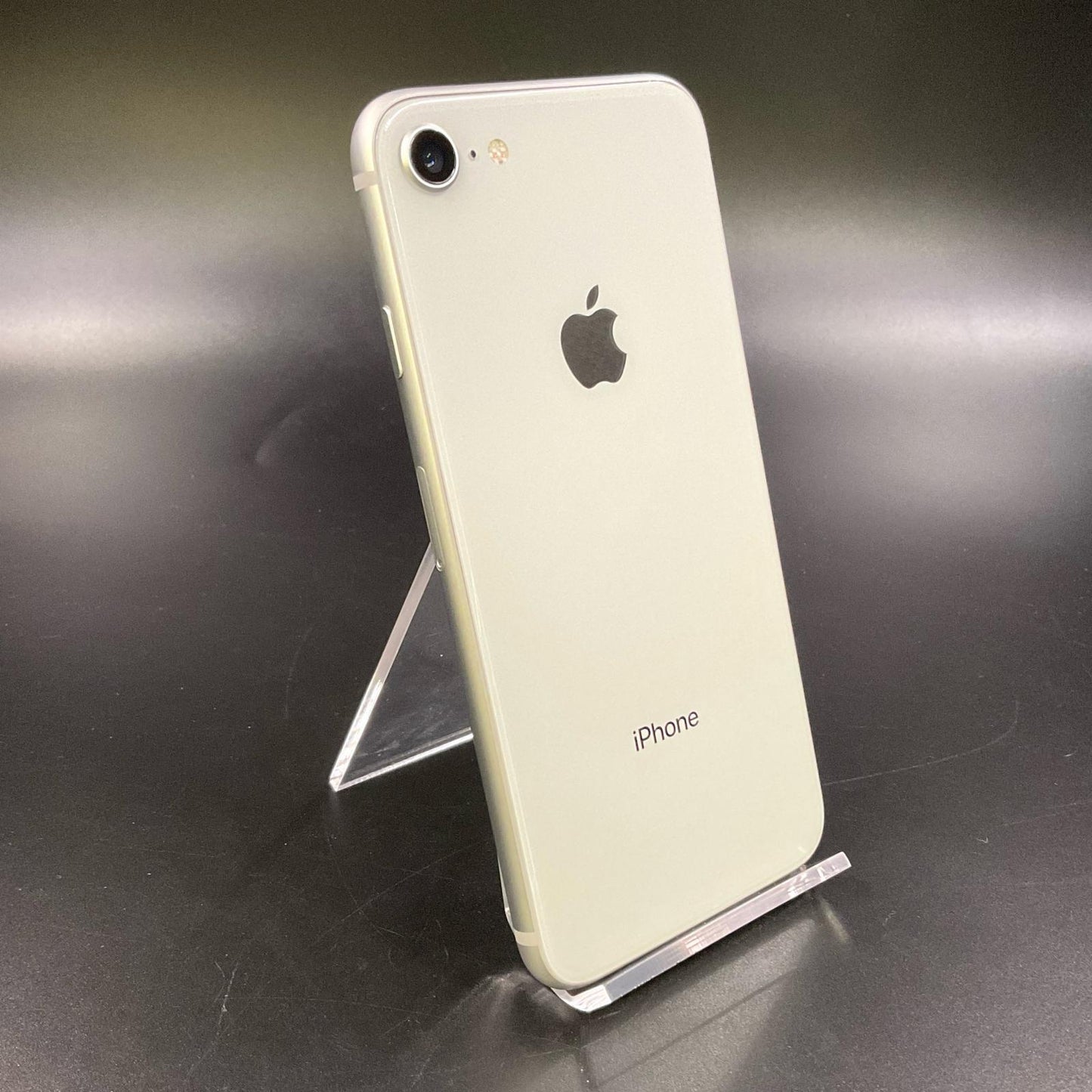 【全額返金保証】【最速発送】Apple iPhone iPhone 8 64GB シルバー au 白ロム 動作確認済 87%