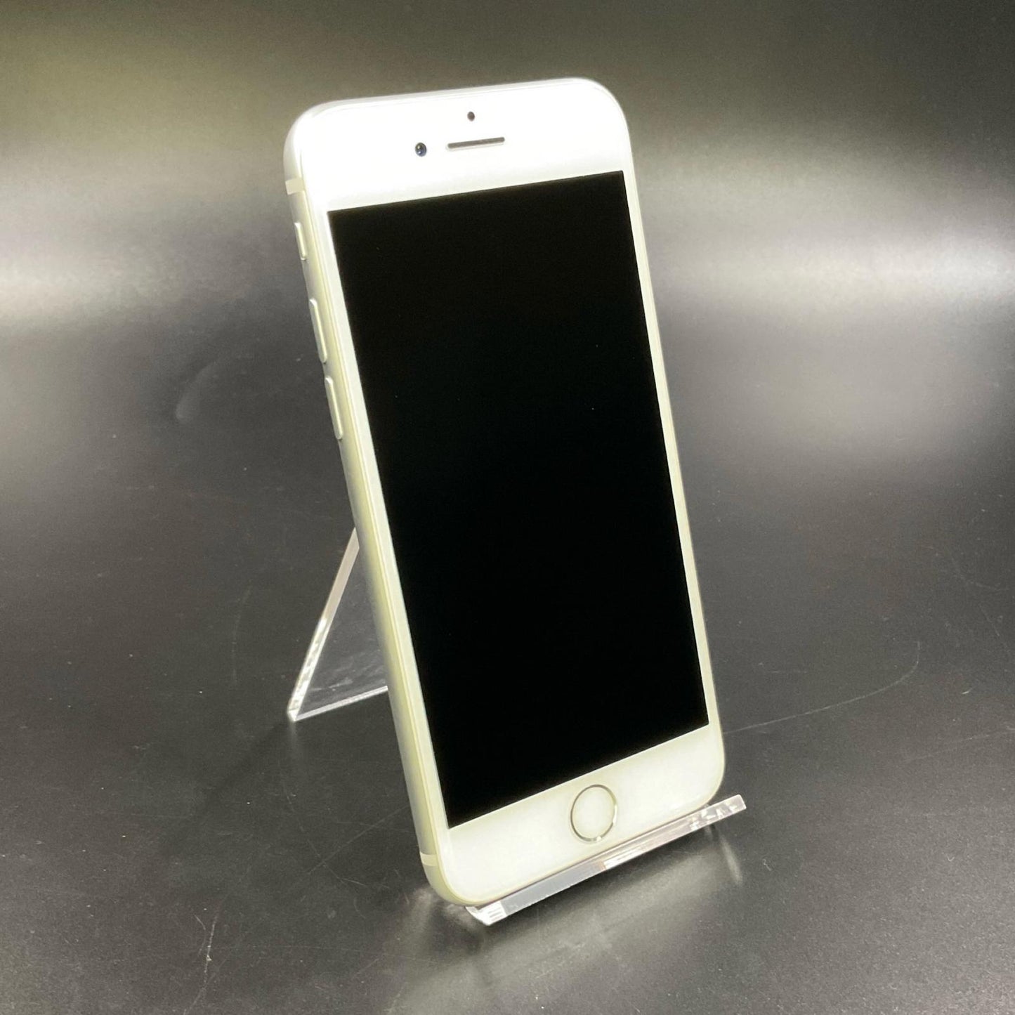 【全額返金保証】【最速発送】Apple iPhone iPhone 8 64GB シルバー au 白ロム 動作確認済 87%